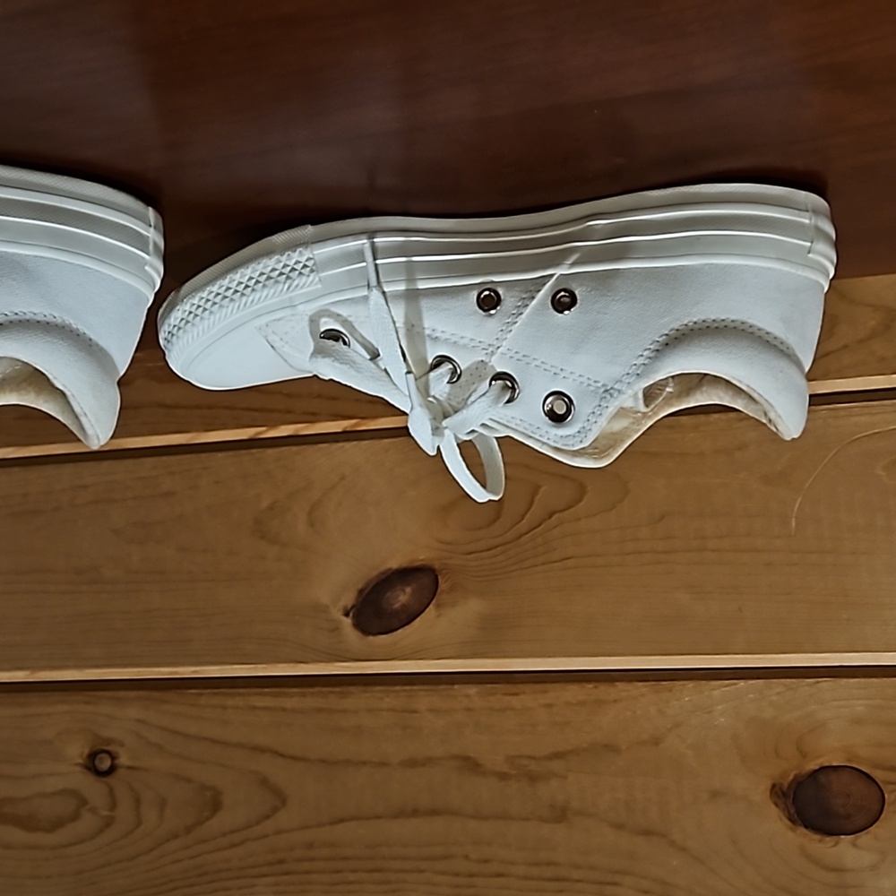 Converse shoes - Picture 5 of 6